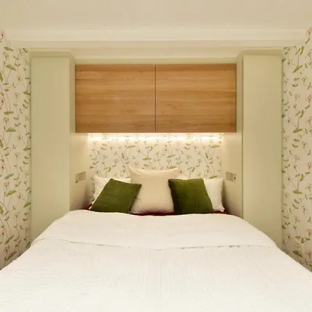 Lägenhet Little Escape House With Sauna & Perfect Location *