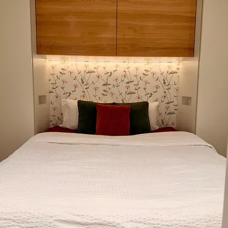 Little Escape House With Sauna & Perfect Location דירה *